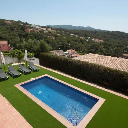 Sleeps 8 With Pool Air Con And Wifi *